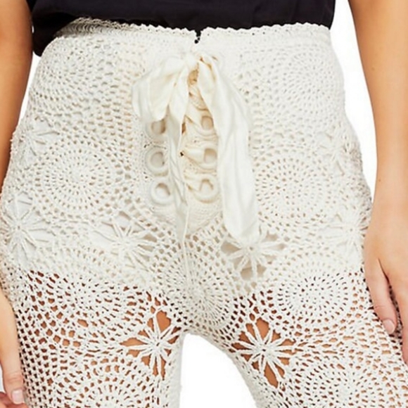 🍒NWT🍒 FREE PEOPLE STATEMENT CROCHET FLARE - Picture 2 of 8